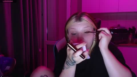 Snapshot of mura_muur chatting on 12, 6, 2026 Milana online show from 12, 6, 2026