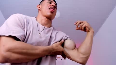 Snapshot of muscle_man07 chatting on 12, 11, 2025 Muscle Man online show from 12, 11, 2025