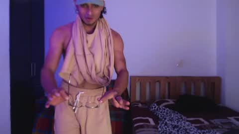 Snapshot of muscle_man1 chatting on 19, 4, 2026 Mike online show from 19, 4, 2026