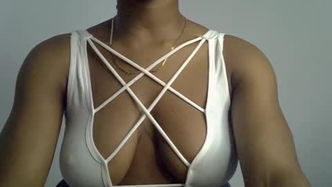 Snapshot of muscle_queen0 chatting on 1, 3, 2026 muscle_queen0 online show from 1, 3, 2026