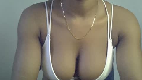 Snapshot of muscle_queen0 chatting on 2, 3, 2026 muscle_queen0 online show from 2, 3, 2026