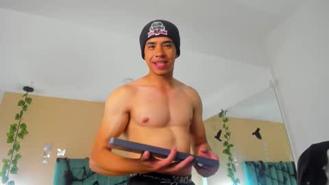 muscle scott online show from 9, 10, 2025
