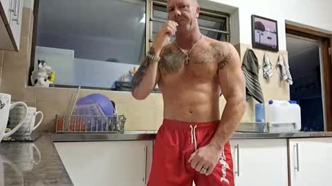 muscledaddy69s online show from 6, 4, 2026