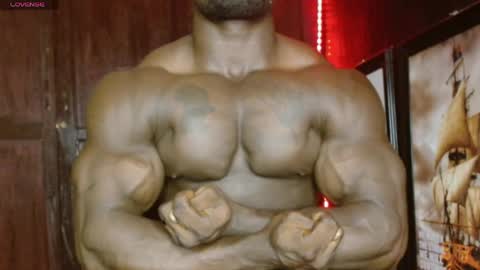 Snapshot of musclegodsammy23 chatting on 11, 5, 2026 musclegod23 online show from 11, 5, 2026