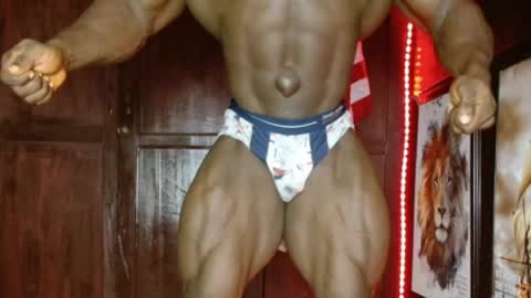 Snapshot of musclegodsammy23 chatting on 26, 5, 2026 musclegod23 online show from 26, 5, 2026