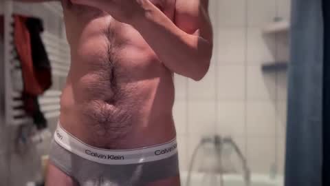 musclehair3 online show from 2, 2, 2025