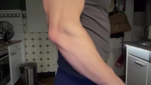 musclehair3 online show from 15, 11, 2025