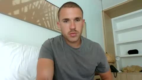 muscleshow00 online show from 25, 3, 2026