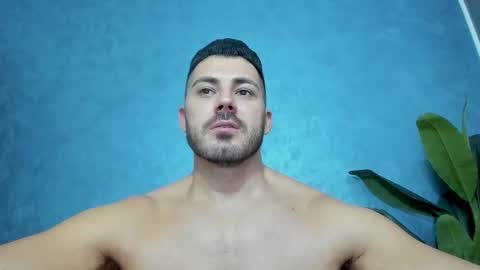 muscularmaster onlyfans online show from 28, 12, 2024