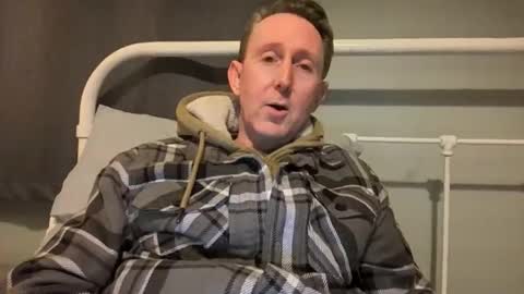 Snapshot of musicmaster74 chatting on 13, 10, 2025 musicmaster74 online show from 13, 10, 2025