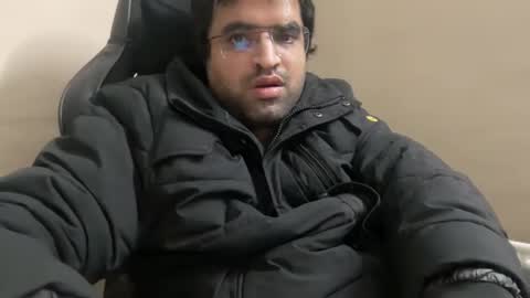 Snapshot of muttley0911 chatting on 20, 12, 2024 muttley0911 online show from 20, 12, 2024