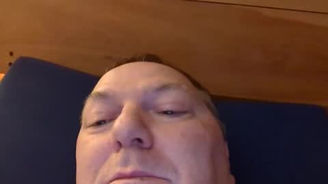 mutualmasturbatorman online show from 2, 3, 2026