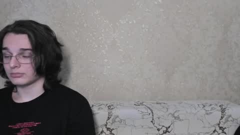 cute couple online show from 16, 4, 2026