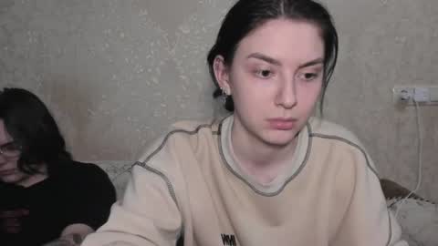 Snapshot of muuur_love chatting on 21, 6, 2026 cute couple online show from 21, 6, 2026