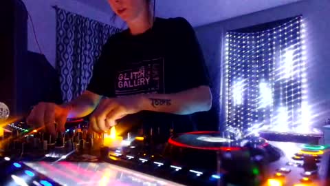 ghost mantis online show from 1, 5, 2026