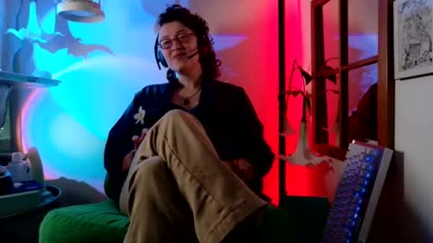 Mx. Anouk Divine online show from 31, 5, 2026