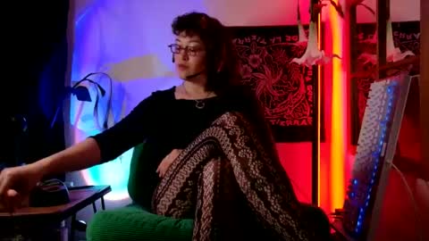 Mx. Anouk Divine online show from 10, 6, 2026