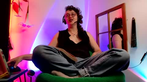 Mx. Anouk Divine online show from 4, 7, 2026