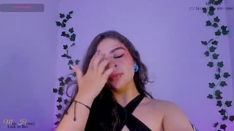 Snapshot of mxsshoney chatting on 29, 12, 2024 Sara IG online show from 29, 12, 2024