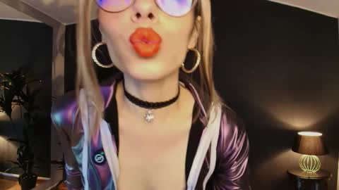 Maite online show from 26, 9, 2025