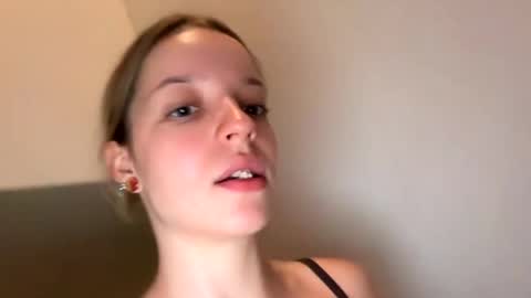 Snapshot of my_mia_ chatting on 9, 5, 2026 MIA I will be here Monday Wednesday Thursday Saturday online show from 9, 5, 2026