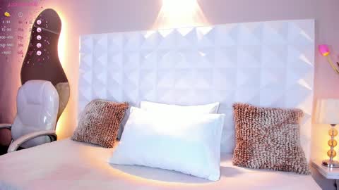 Mariana Evans online show from 6, 12, 2024