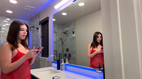 Snapshot of mycreamydreams chatting on 5, 2, 2025 mycreamydreams online show from 5, 2, 2025