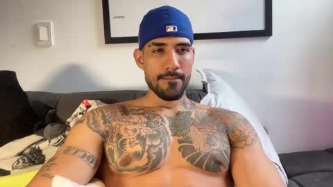 Snapshot of myke_esthetic chatting on 11, 10, 2025 Myke esthetic online show from 11, 10, 2025