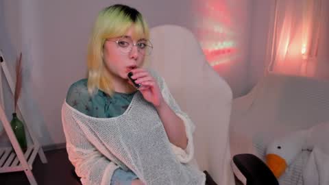 Snapshot of mylaweb chatting on 9, 12, 2024 MylaFlores online show from 9, 12, 2024