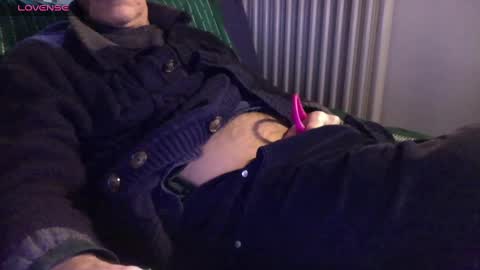 Bi sexy guy lovense hush is on private is open or password show tip if you like. online show from 20, 2, 2025