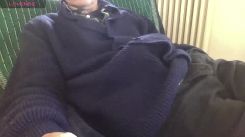 Bi sexy guy lovense hush is on private is open or password show tip if you like. online show from 3, 3, 2025