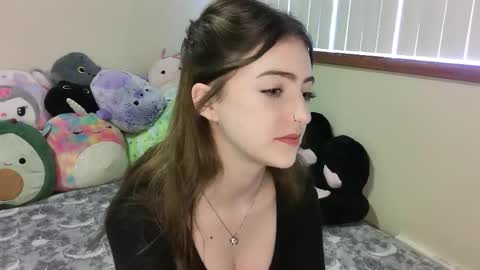 Snapshot of myrawood chatting on 23, 3, 2026 myrawood online show from 23, 3, 2026