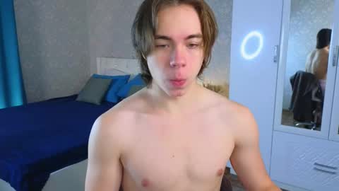 Snapshot of myshkek chatting on 8, 3, 2025 Mickey online show from 8, 3, 2025