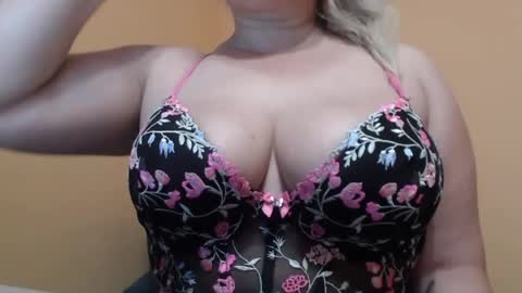 Snapshot of mysterious_d1an3 chatting on 14, 7, 2026 Diane online show from 14, 7, 2026