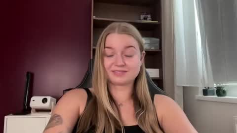 Snapshot of mysteryericax chatting on 20, 7, 2026 Erica online show from 20, 7, 2026