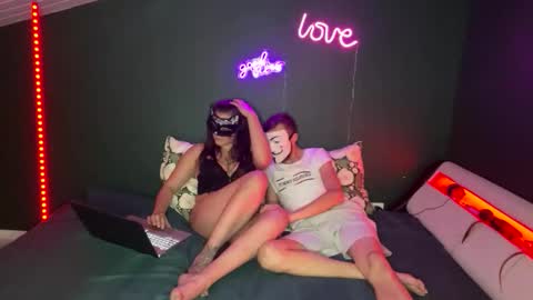 Mystic Glow online show from 9, 11, 2025