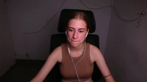 Snapshot of mysticemeli chatting on 10, 9, 2025 Emelie online show from 10, 9, 2025