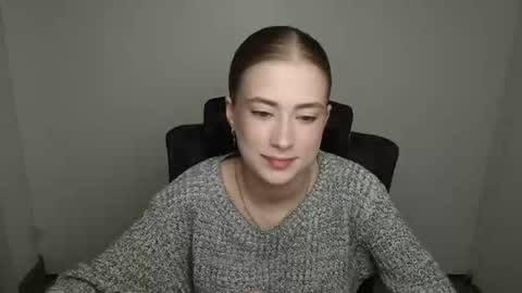 Snapshot of mysticemeli chatting on 22, 9, 2025 Emelie online show from 22, 9, 2025