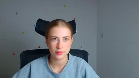 Snapshot of mysticemeli chatting on 25, 9, 2025 Emelie online show from 25, 9, 2025