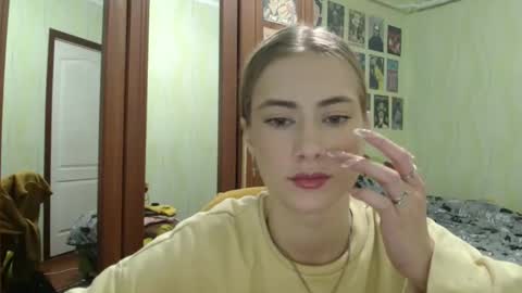 Snapshot of mysticemeli chatting on 6, 10, 2025 Emelie online show from 6, 10, 2025