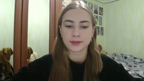 Snapshot of mysticemeli chatting on 13, 10, 2025 Emelie online show from 13, 10, 2025