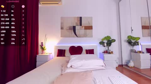 Snapshot of nadeen_ chatting on 25, 11, 2025 Nadia online show from 25, 11, 2025