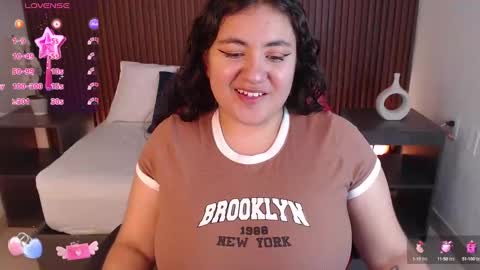 Snapshot of nadine_russo chatting on 2, 12, 2024 Nadine online show from 2, 12, 2024