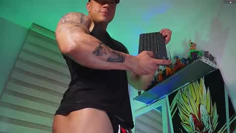 Snapshot of nadirkaisser chatting on 9, 10, 2025 Nadir Kaiser online show from 9, 10, 2025
