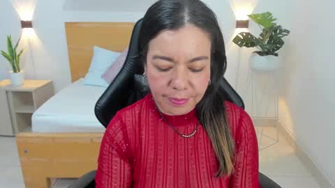 N A H I A online show from 8, 2, 2025