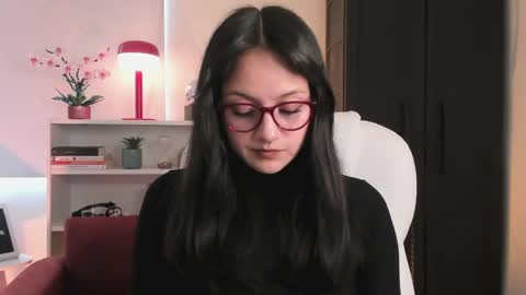 Nahia INDEPENDENT MODEL P online show from 16, 4, 2026