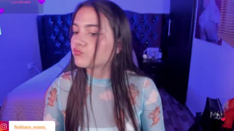 NAHIARA EVANS online show from 4, 2, 2025