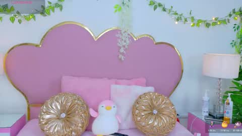 NahiaraReina  online show from 27, 10, 2025