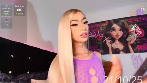 NahiaVictoria  online show from 21, 10, 2025