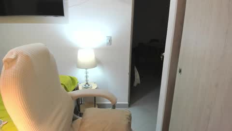 independent model online show from 29, 10, 2025